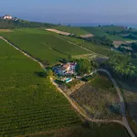 Langhe Gospodarstwo agroturystyczne *