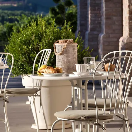 Langhe مزرعة للإقامة *