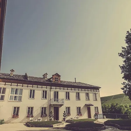 Alloggio per agriturismo Langhe *