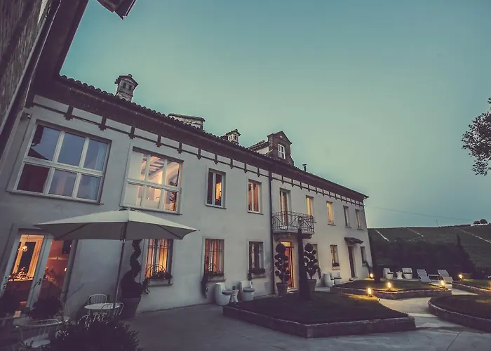Langhe مزرعة للإقامة نيف
