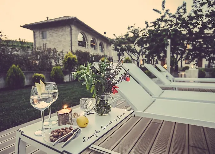 Langhe مزرعة للإقامة نيف