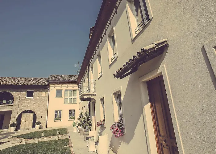 مزرعة للإقامة Langhe